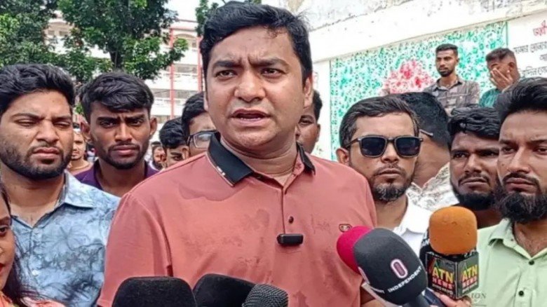 পাটওয়ারীর পাশে থাকা দুই অস্ত্রধারী শিবিরের সন্ত্রাসী : নাছির